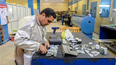 بمكون محلي 90% ابتكار يتيح فتح وغلق أبواب السيارات بالريموت كنترول