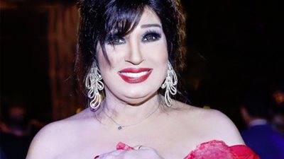 ليه الراجل مبيلاقيش راحته في البيت.. فيفى عبده تؤسس صالوناً ثقافياً لحل المشاكل الأسرية