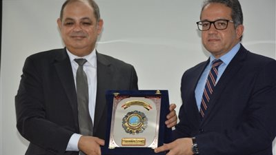 محافظ الغربية يشيد بوزارة الآثار فى اعمال تطوير سبيل على بك الكبير بشارع الجلاء بطنطا