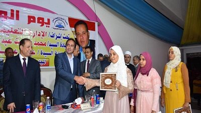 نائب محافظ أسوان يشهد حفل تكريم المعلمين المتميزين وأوائل الطلبة بمركز كوم أمبو