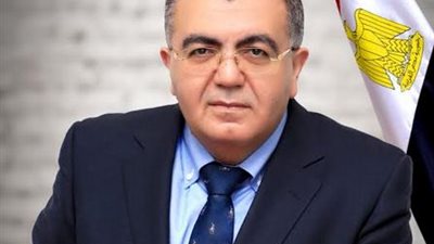 حاتم صادق : إيران تنتظر الأسوأ.. والنظام يعيش مرحلة اليأس