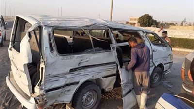 بالأسماء ..إصابة ٩ أشخاص فى انقلاب ميكروباص ببنى سويف