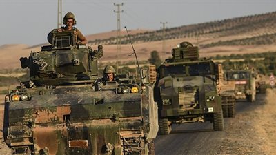 بالفيديو… اللقطات الأولى لدوريات أمريكية تركية في المنطقة الآمنة شمالي سوريا