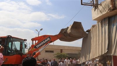محافظ كفر الشيخ يعلن إزالة 29 حالة إشغالات بالحملات المشتركة بمجمع المواقف بعاصمة المحافظة