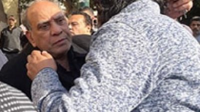 منير مكرم يشارك فى جنازة فكرى صادق