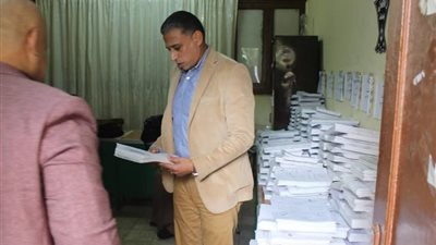 وكيل تعليم الجيزة يتفقد لجان امتحانات الإعدادية لضمان سيرها بأعلى انضباط