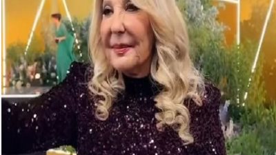 موقف محرج للفنانة نادية الجندي فى حفل Joy Awards