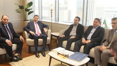 وزير الزراعة يستقبل الوفد الزراعي الأردني