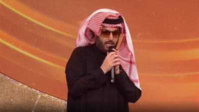 تركي آل الشيخ يهدى جائزة صناع الترفيه الماسية للشاعر بدر بن عبد المحسن