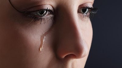 تعرف على فوائد البكاء النفسية والجسدية