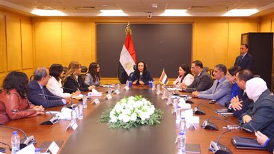 وزيرة التضامن: تكامل خدمات الحماية الاجتماعية للأسر الأولى بالرعاية