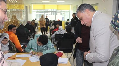 وكيل تعليم الجيزة يزور مستشفى 57357: رسالة أمل ودعم لأبطال المستقبل