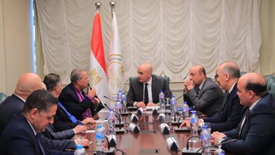 رئيس الإنجيلية يلتقي وزير التعليم لمناقشة تطوير العملية التعليمية