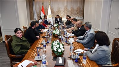وزير الشباب يبحث مستجدات وترتيبات تنفيذ دوري المدارس