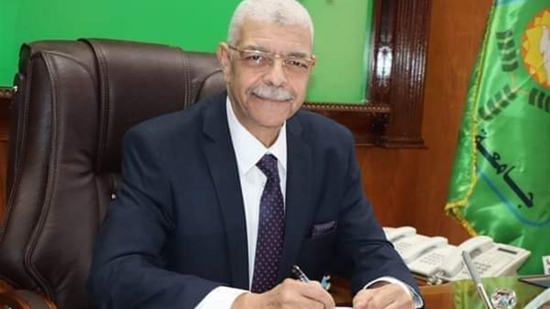 الدكتور أحمد القاصد