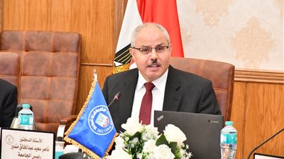 جامعة القناة تعلن نتائج متميزة لبرامج كلية التجارة للفصل الدراسي