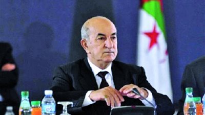 الرئيس الجزائرى يقيل وزيرى المالية والصناعة