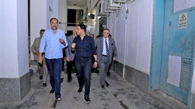 محافظ سوهاج يتفقد سير العمل بمصنع سكر جرجا