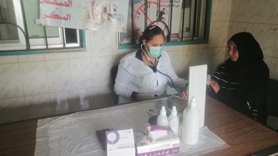 علاج 590 مريضا فى قافلة وحدة الندافين الصحية بجنوب الأقصر