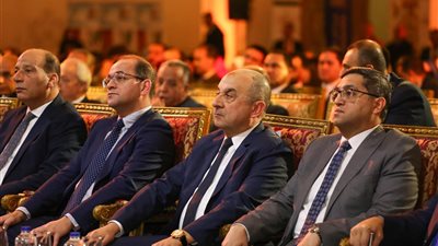 شيمي: نعمل على تحديث المصانع وإحياء صناعات وإدخال منتجات جديدة