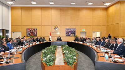 وزير الإسكان يشدد على سرعة إنجاز المشروعات القومية