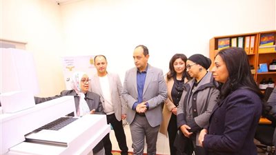 وزيرة التضامن تتفقد معمل تحاليل عينات الكشف عن تعاطي المواد المخدرة