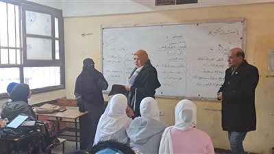 وكيل مديرية تعليم الجيزة تزور مدارس الصف