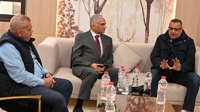 محافظ جنوب سيناء يلتقي رئيس جامعه الملك سلمان لتعزيز التعاون