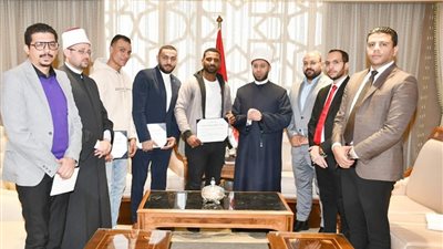 وزير الأوقاف يكرم ثلاثة شباب أنقذوا أطفالًا من حريق مروع في فيصل