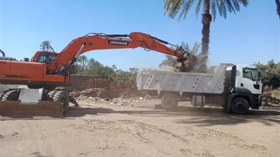 إختيار موقع لحملة معدات الصعايدة وتنظيف الطرق شمال الأقصر
