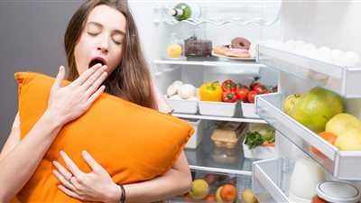 أطعمة تزيد الوزن وتؤثرعلى جودة النوم