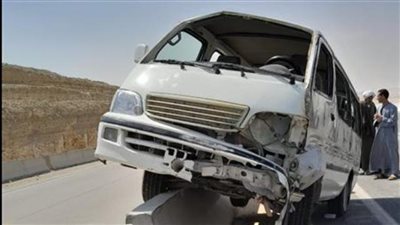 إصابة 5 فى انقلاب ميكروباص بقنا