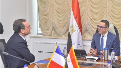 مباحثات بين مصر وفرنسا وإيرباص لإنشاء منظومة طيران متطورة