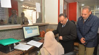 محافظ أسيوط يتفقد المركز التكنولوجي لخدمة المواطنين بمركز الفتح