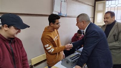 مدير التعليم يتفقد مدرسة النور للمكفوفين بالزقازيق