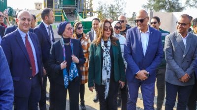 فؤاد وعوض وعطية يفتتحون مصنع معالجة المخلفات بالخانكة