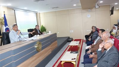 محافظ السويس يوصى بعقد ندوات التوعية لمواجهة القضية السكانية