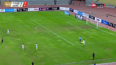 شاهد.. هدف غزل المحلة فى شباك المصرى بعد خطأ الحارس