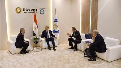وزير البترول يبحث مع رئيس تكنيمونت الإيطالية التعاون في وقود الساف
