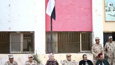 وكيل تعليم مطروح يشهد العرض العسكري لطلاب المدرسة الميكانيكية