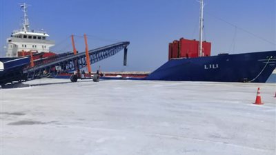 إعادة فتح ميناء العريش البحري عقب تحسن الأحوال الجوية