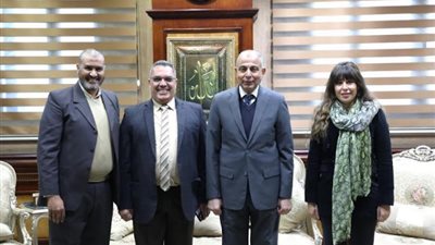 محافظ المنيا: تسليم 407 أجهزة سمعية وبصرية