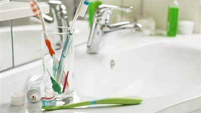 نصائح لحماية فرشاة الأسنان من التلوث