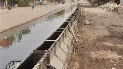 محافظ أسيوط: خطة لتطهير وإنشاء حواجز خرسانية على الترع والمصارف