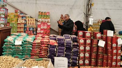 ضبط ٣ طن اسمدة و ١٨ عبوه مبيدات و 600 عبوة صلصة مجهولة