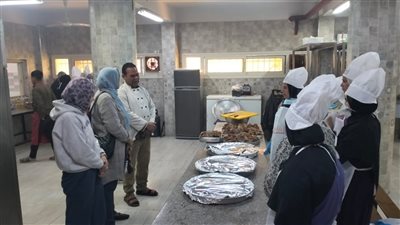 تقديم 230 وجبة يوميامن قومي المرأة ببني سويف