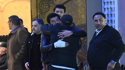 بالصور.. نجوم الفن فى عزاء والدة باسم سمرة