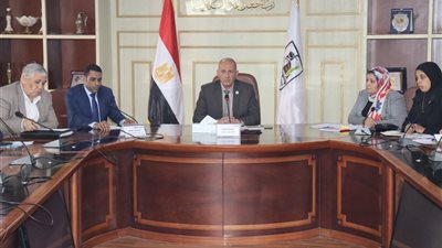 بنى سويف تبحث تنظيم أعمال التشجير