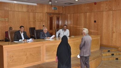 ٤٣ طلب وشكوى أمام سكرتير عام الأقصر فى اليوم المفتوح