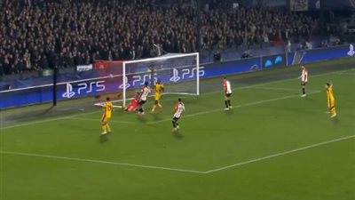 إنتر ميلان يتخطى فينورد بهدفين في ذهاب دور الـ 16 بدوري الأبطال
